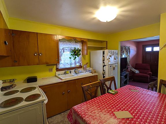 3rd image of 185 Cameron Street