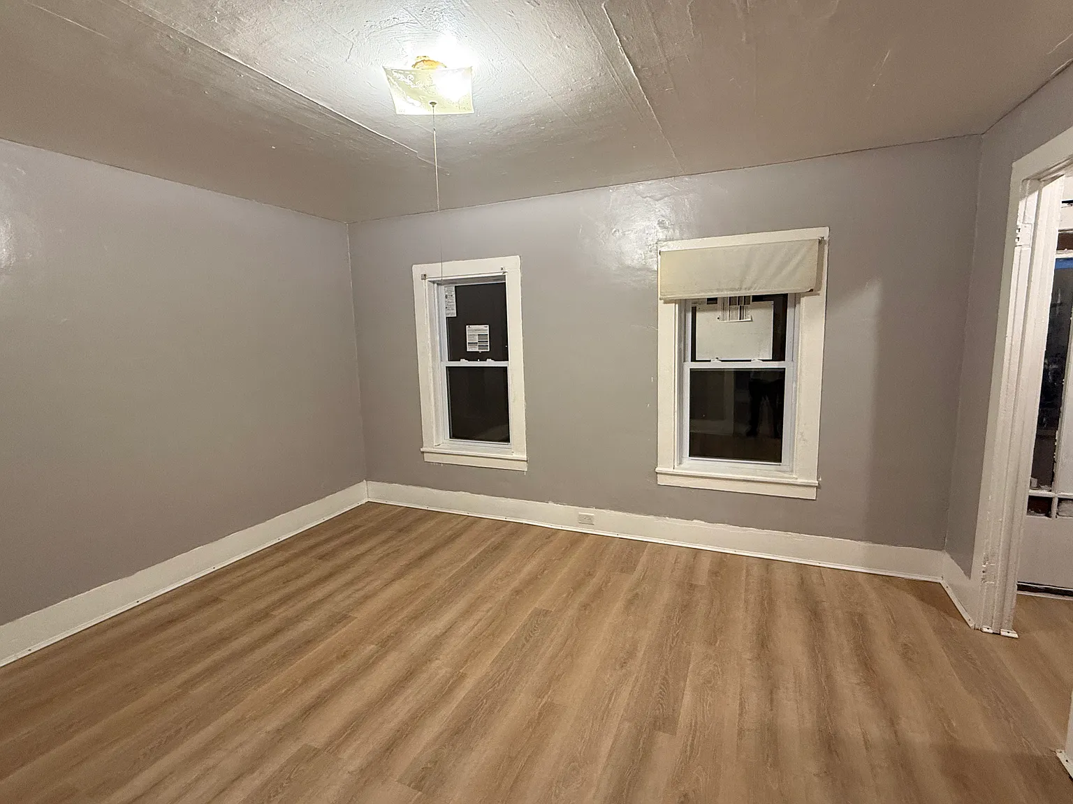 1225 W Belden Ave — Photo 4