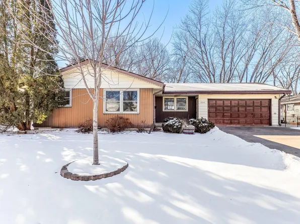 1016 Harrison St S, Shakopee, MN 55379