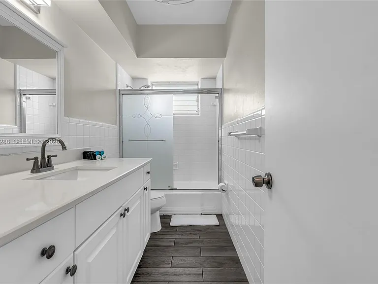 10006 E Bay Harbor Dr #15 — Photo 13