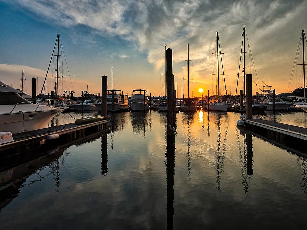 The Port at East Beach Apartments and Marina — Photo 3