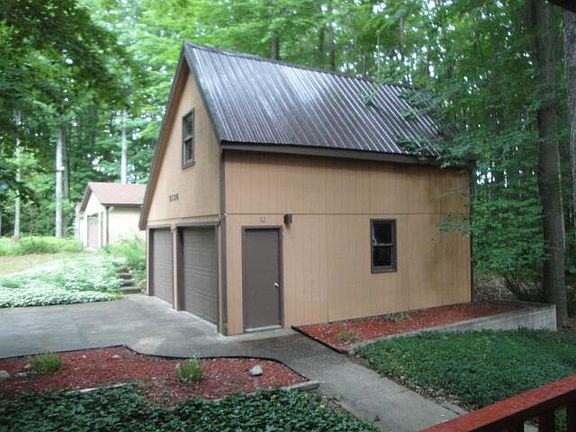 5th image of 5136 S Birch Hill Ct NE