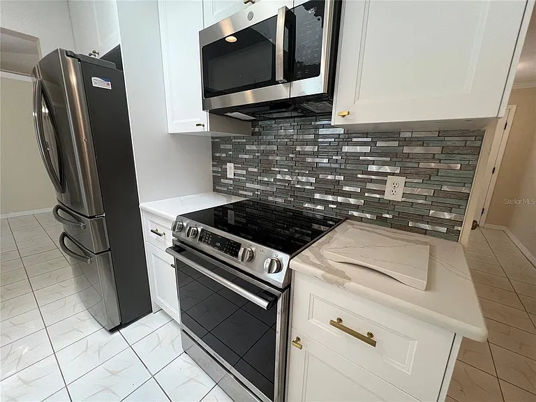 1516 Abel St — Photo 10