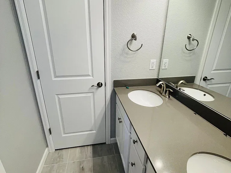 7042 Doncaster Ct — Photo 18