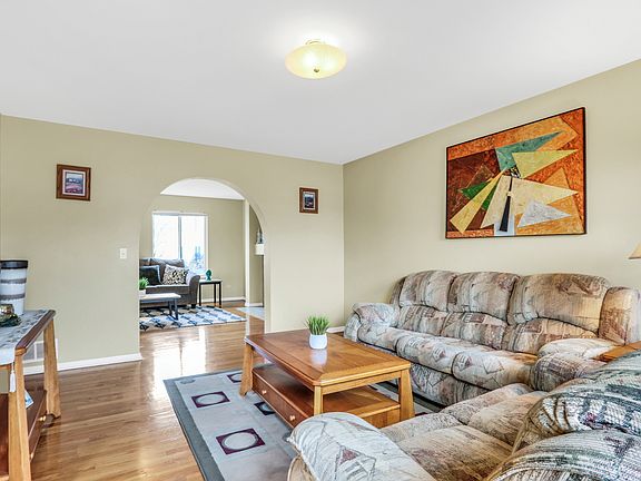 4th image of 406 Wellington Ct