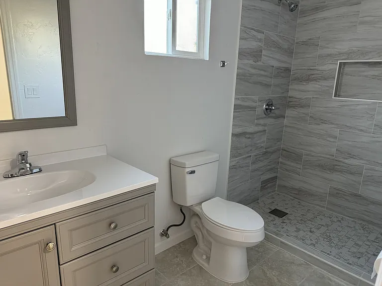 2205 E Blacklidge Dr — Photo 7