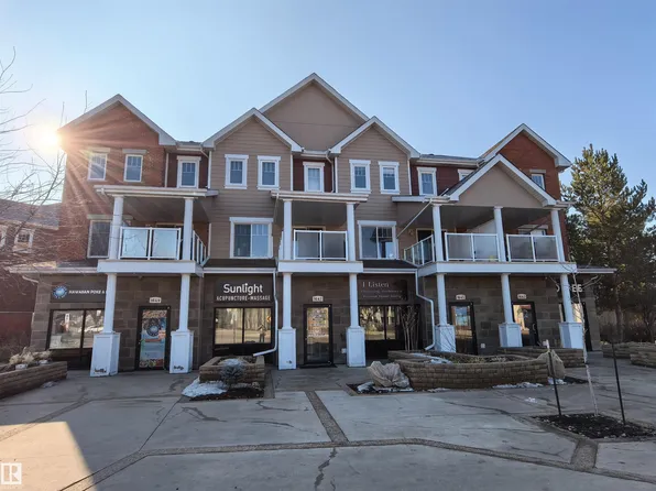 1649 Towne Centre Blvd NW, Edmonton, AB T6R 0S3