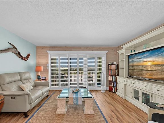 3rd image of 420 64TH AVENUE #402E