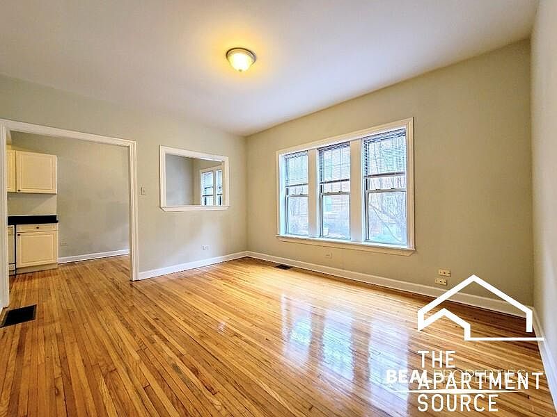 1st image of 630 W Barry #1