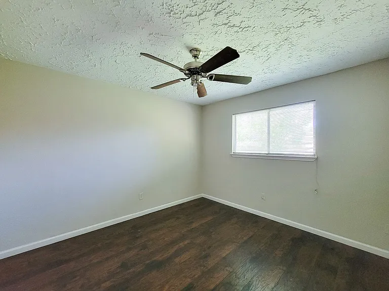 9415 Beckford Dr — Photo 27