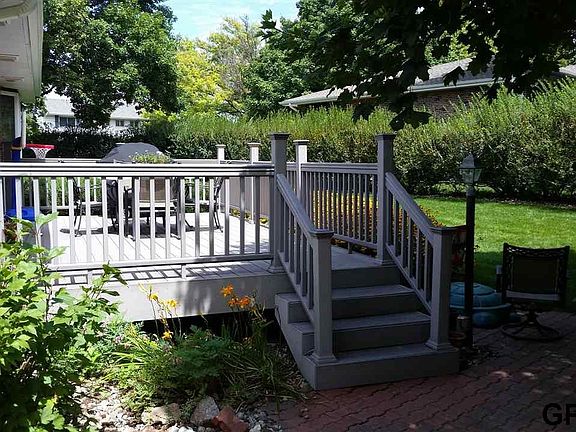 4th image of 1554 N Elm St