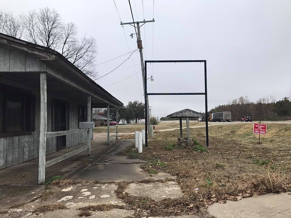 1st image of 2311 Highway 65 S