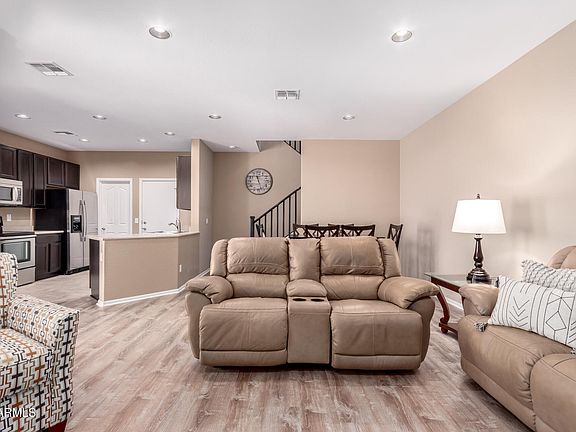 5th image of 966 S DEERFIELD Lane