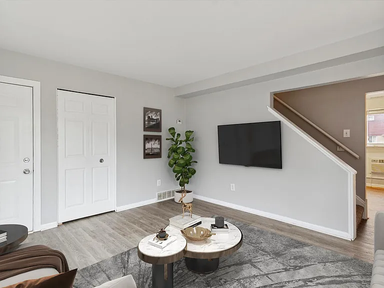 Village Grove Apartments — Photo 23