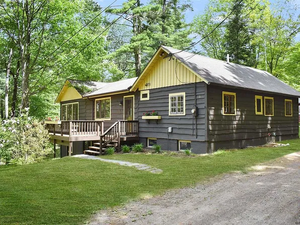 11 Garrison Way, Schroon Lake, NY 12870
