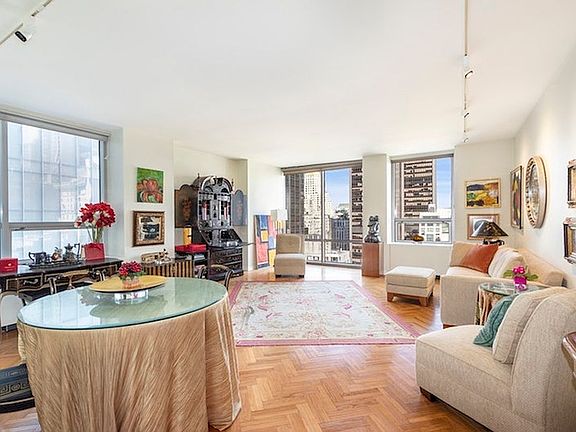 2nd image of 15 W 53rd St #15F