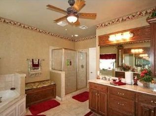 10016 SW 33rd St, Yukon, OK 73099