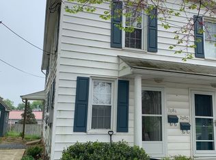 2084 Broad St, East Petersburg, PA 17520