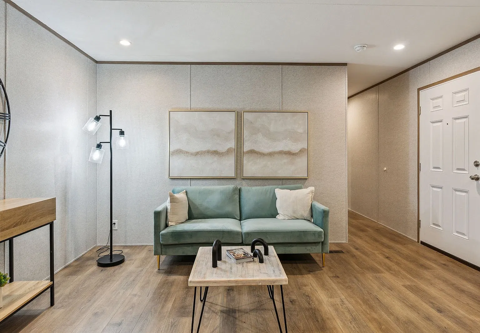 2 bed, 2.0 bath, 896 sqft, $1,250 — Photo 4