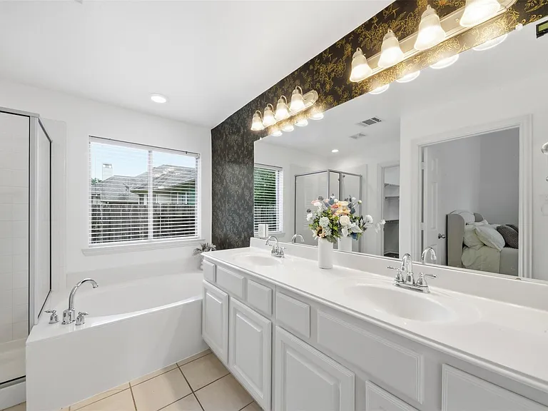 4303 Wellington Grove Ln — Photo 15