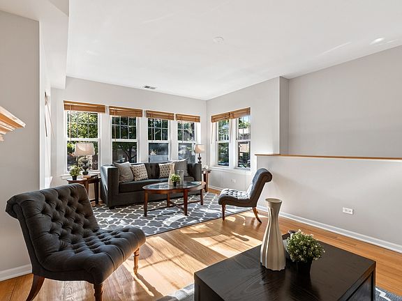 4th image of 7321 N Honore St #1