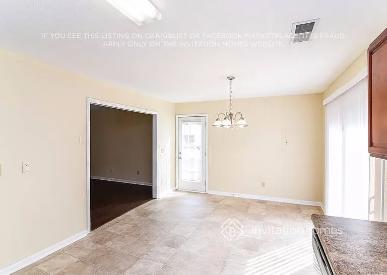 1952 Red Rose Ln — Photo 5