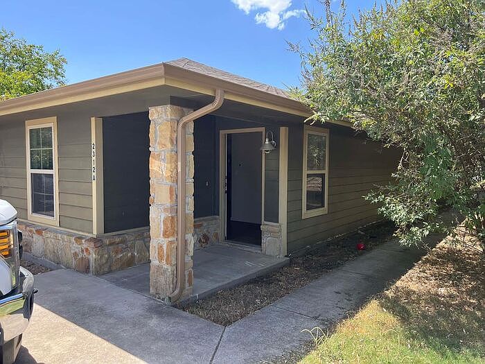 2312 S 3rd St #B, Waco, TX 76706 | Zillow