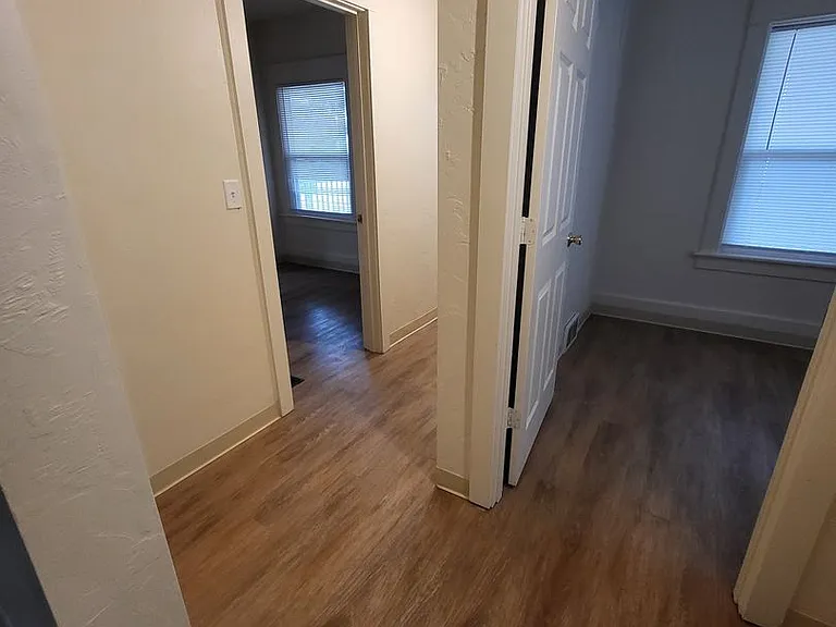 225 N Ashland Ave — Photo 15