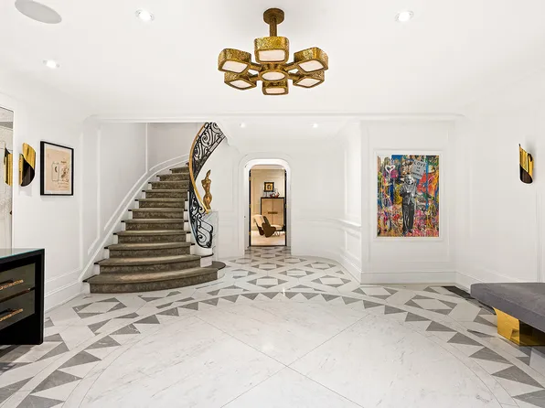 123 East 71st Street image 1 of 31