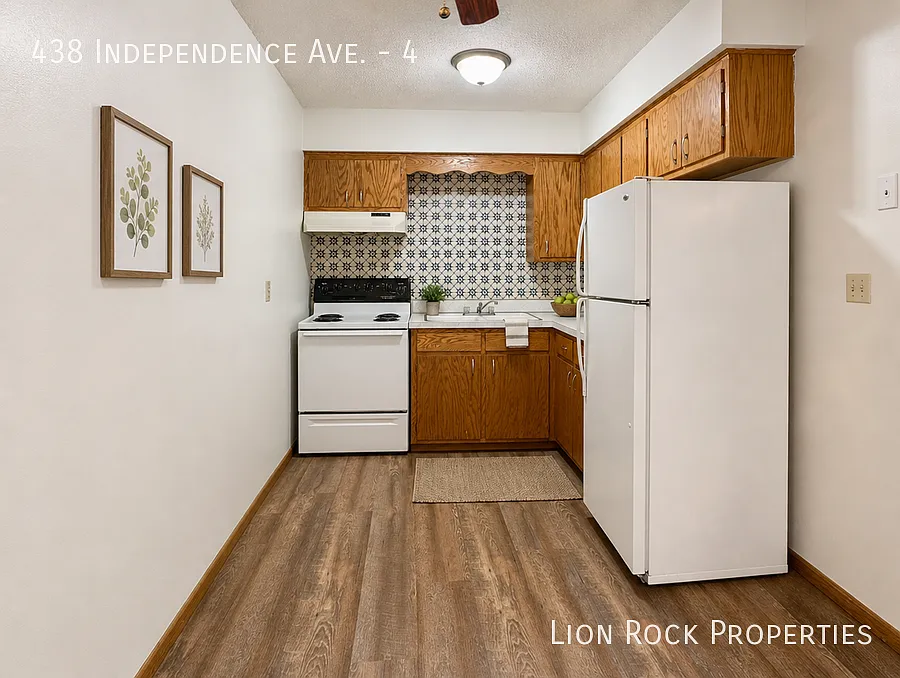 438 Independence Ave N #4