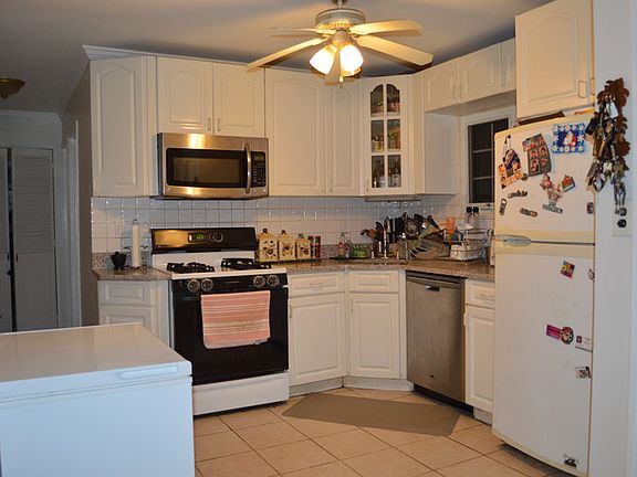 2nd image of 86 Acre Ln