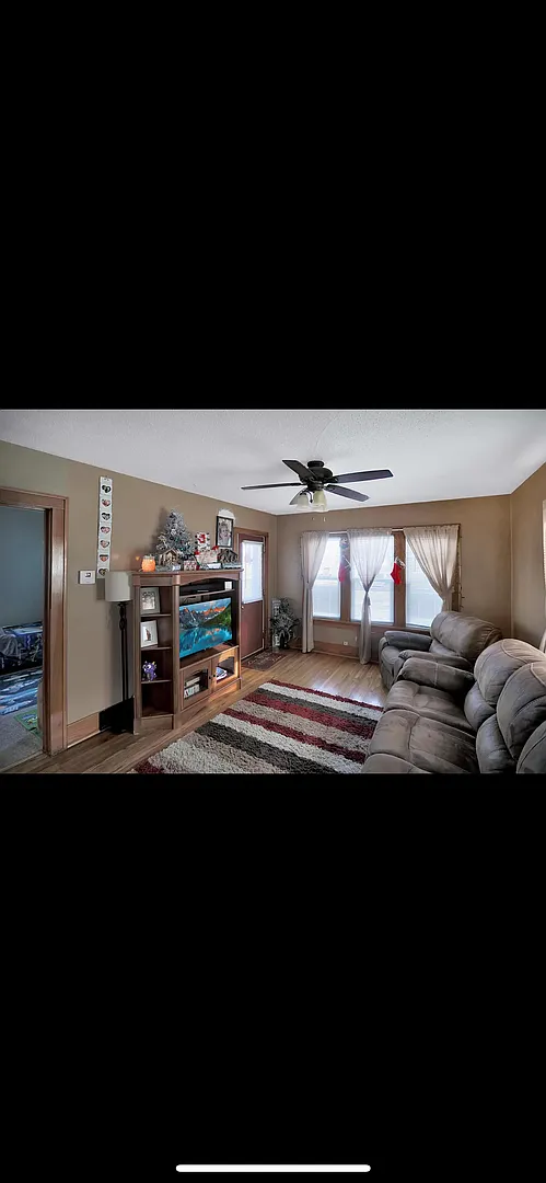 907 N Washington St — Photo 2
