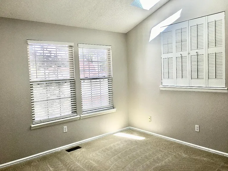 1227 S Flower Cir — Photo 23