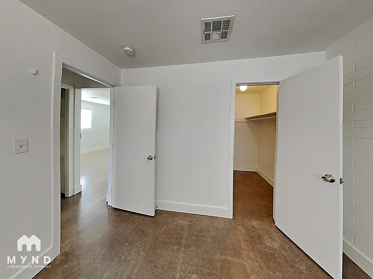 4830 E Willetta St #8 — Photo 7