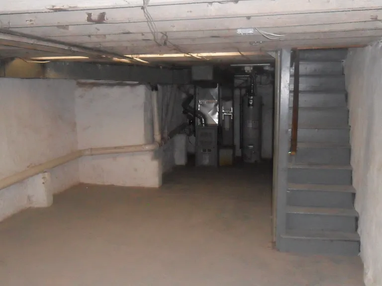 407 Daly St — Photo 19
