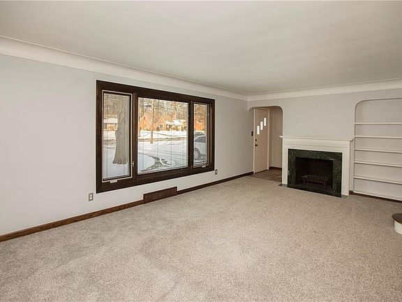 3rd image of 4735 W 210th St