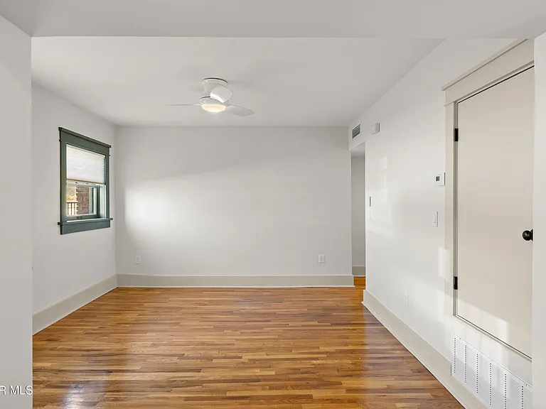 914 W Yandell Dr #1B — Photo 10