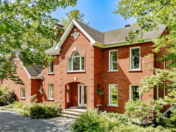 3500 Rue Riopelle Sherbrooke Brompton Rock Forest Saint, Alie/deauvi, QC J1N 0B1