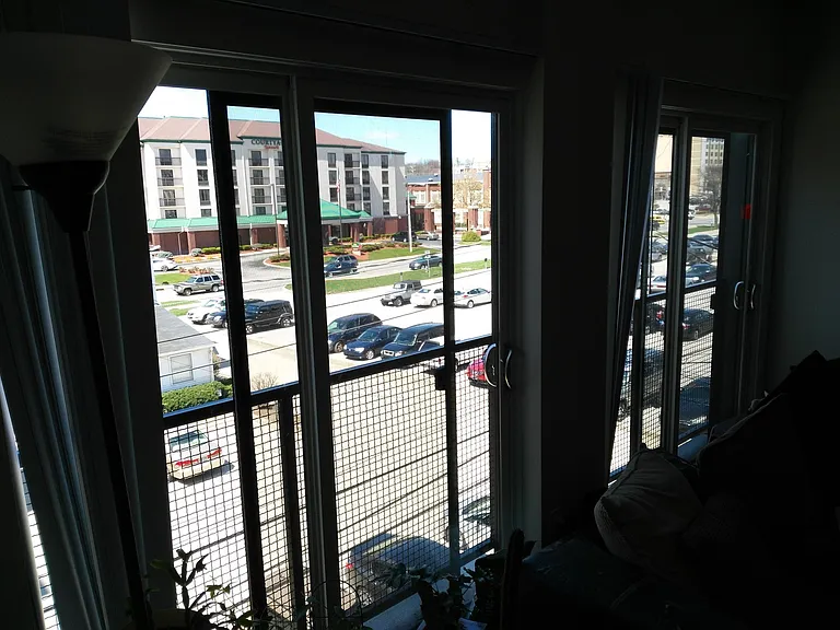 338 S Walnut St — Photo 12