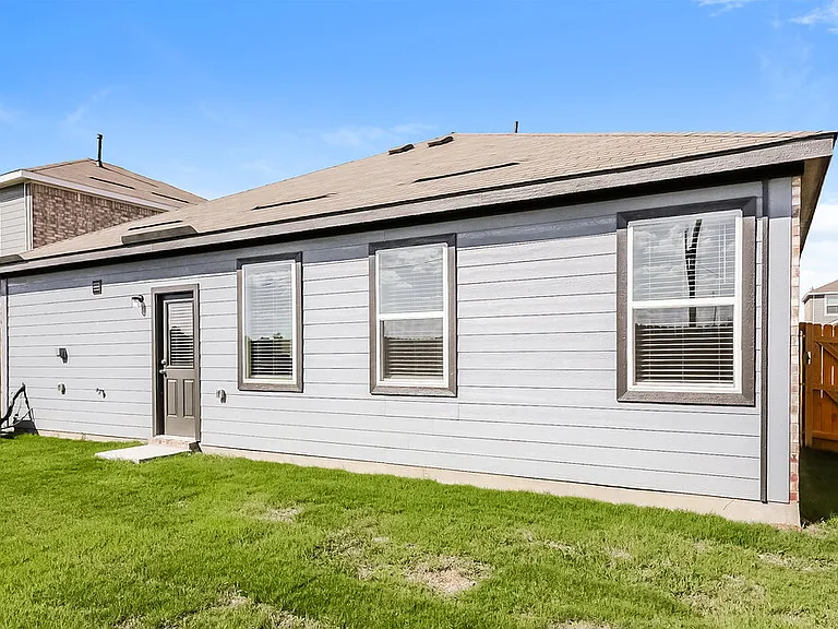 313 Patton Ln — Photo 16