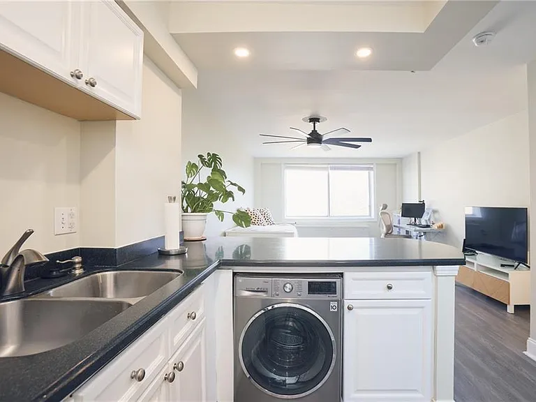 2479 Peachtree Rd NE #611 — Photo 6