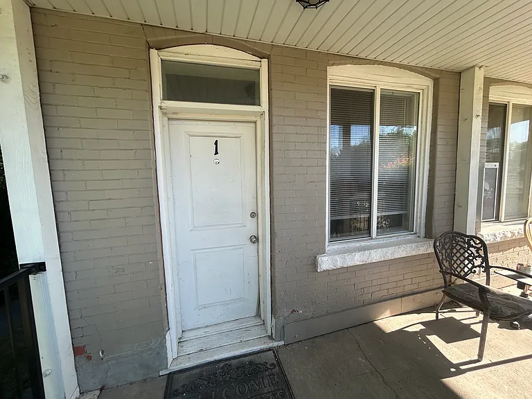 735 W 400 N #1 — Photo 2