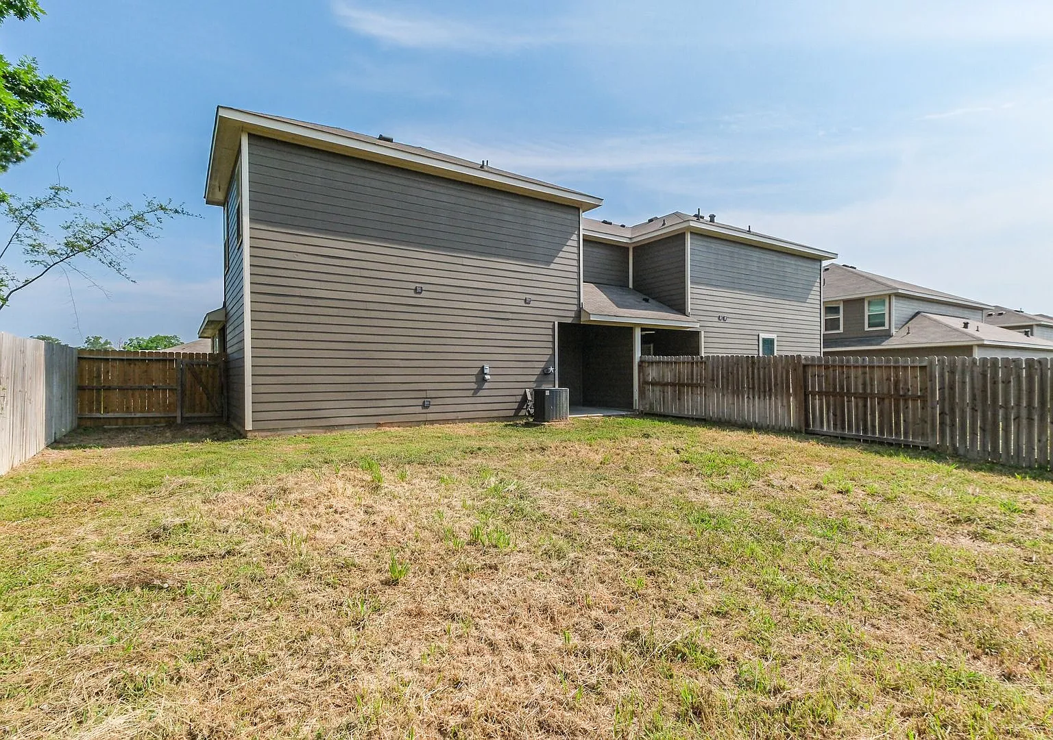 146 Parkgate — Photo 4