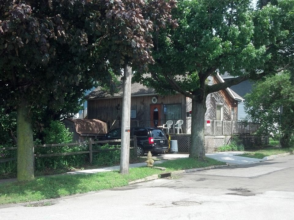 1st image of 107 Plum St