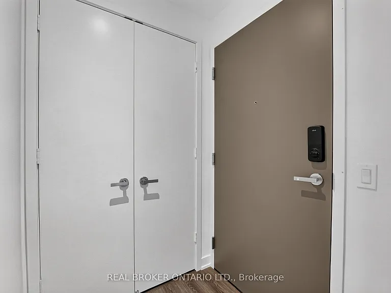 448 Burnhamthorpe Rd W #4111 — Photo 3