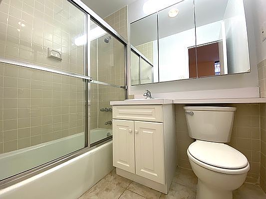 5th image of 201 E 12th St APT G10