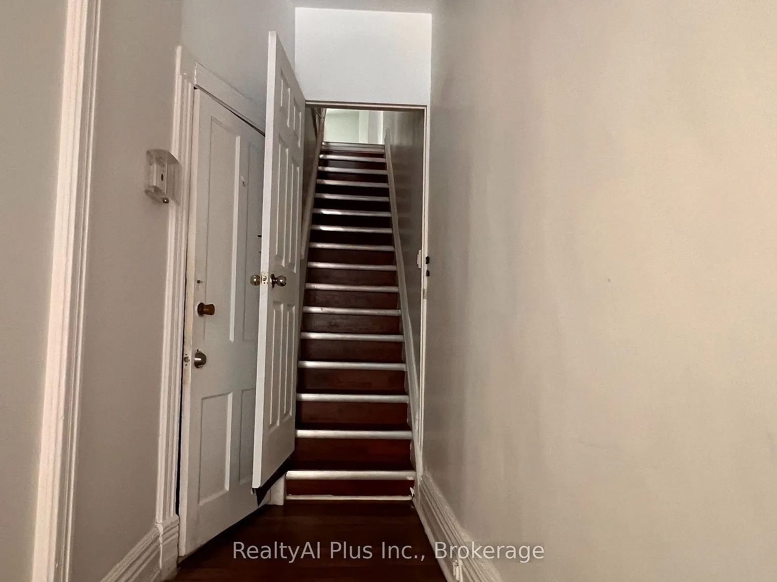 2 bed, $2,000 — Photo 4