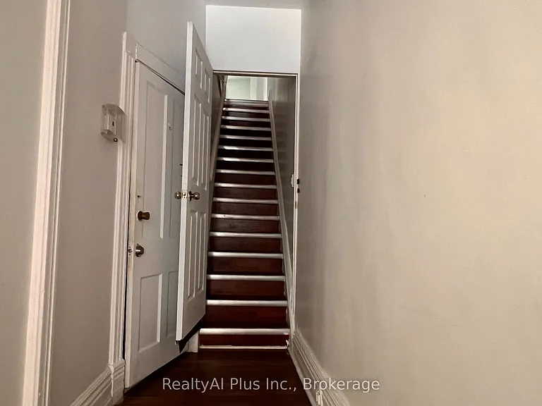 182 Boulton Ave — Photo 21
