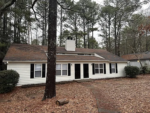 4106 Hawthorne Cir SE Photo 1