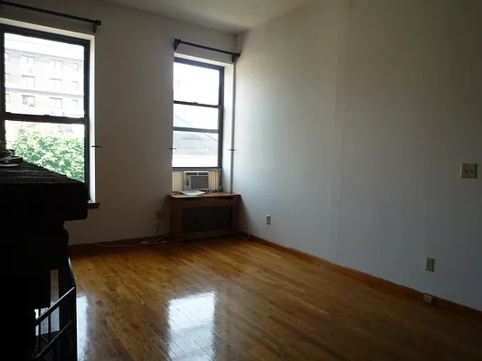 Rented by New Yorker Realty | media 35